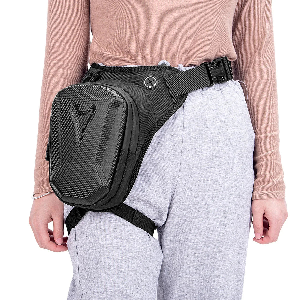 Accessoire compact pour moto ergonomique